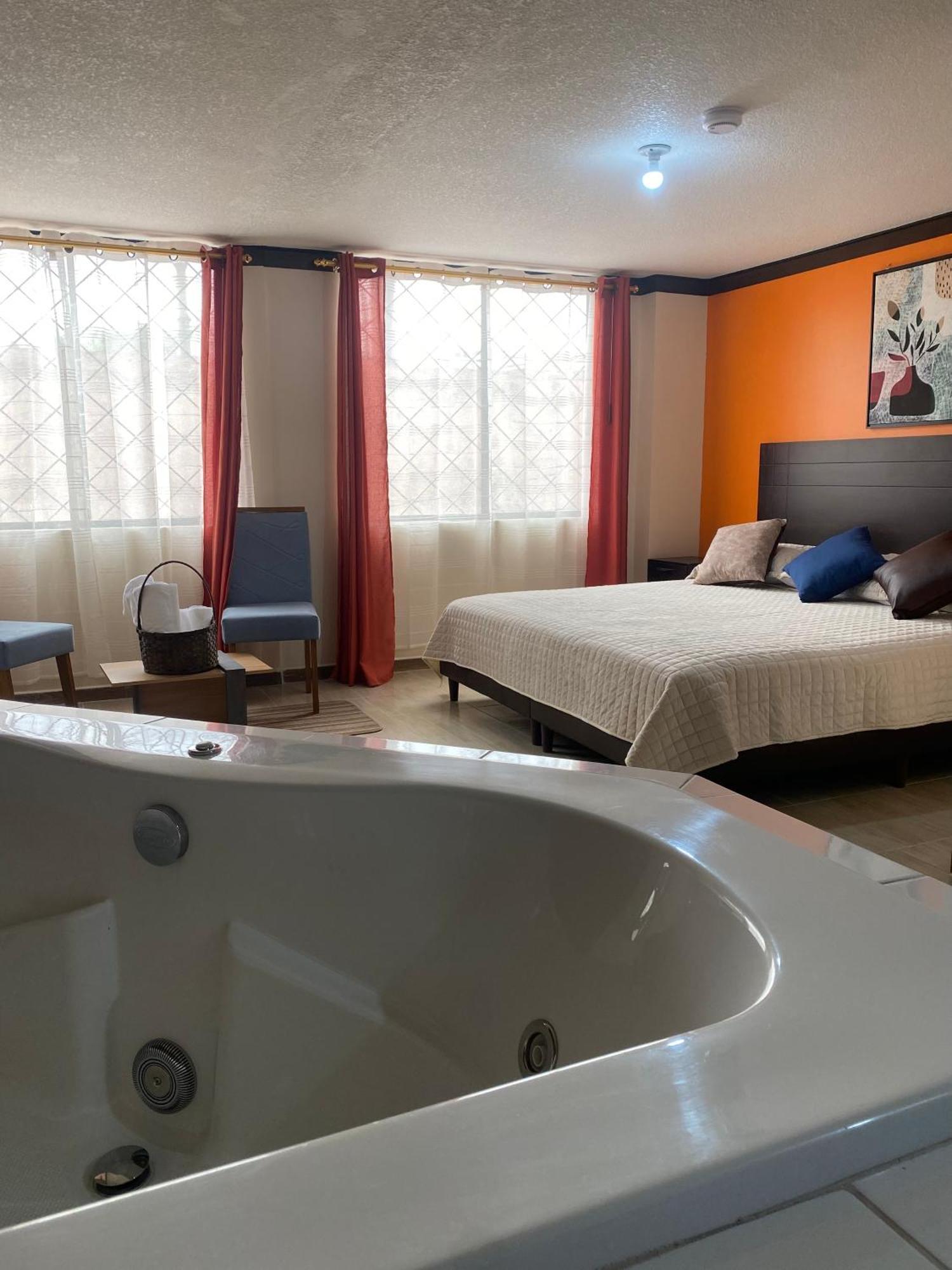 Hostal Guayllabamba Quito Eksteriør billede